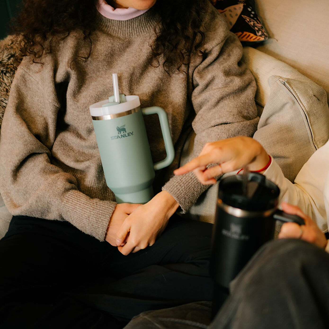 Stanley The Quencher Flowstate Tumbler Pipetli Termos Bardak 1,18L Koyu Yeşil - Görsel 3