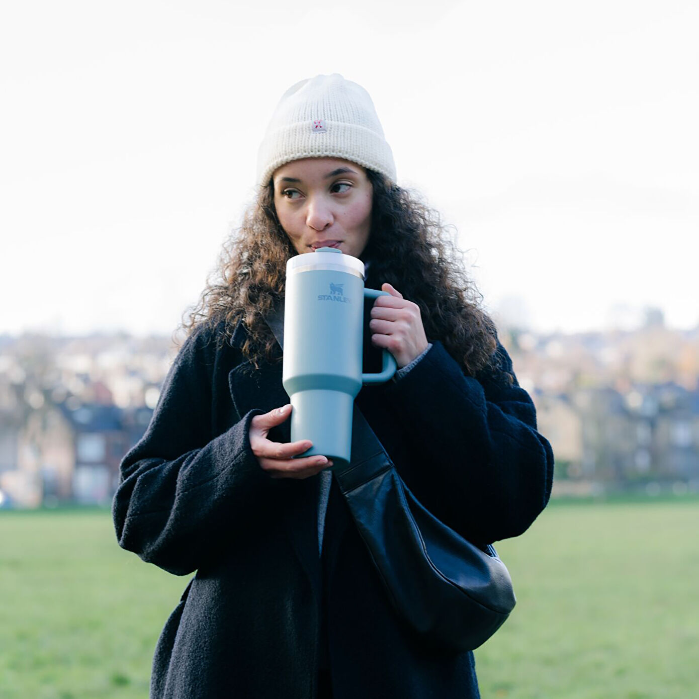 Stanley The Quencher Flowstate Tumbler Pipetli Termos Bardak 1,18L Koyu Yeşil - Görsel 2